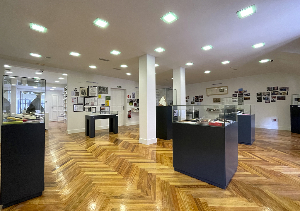 la-casa-de-la-poesia-Fondo Cultural Antonio Colinas -_0009_la-casa-de-la-poesia-sala_6338
